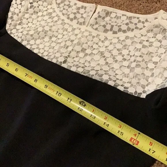 Karl Lagerfeld Classy tulip sleeve with lace neckline accent. Brand new - Picture 11 of 15